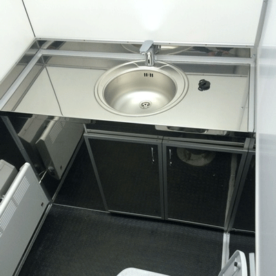 Раковина в автономном туалете на колесах